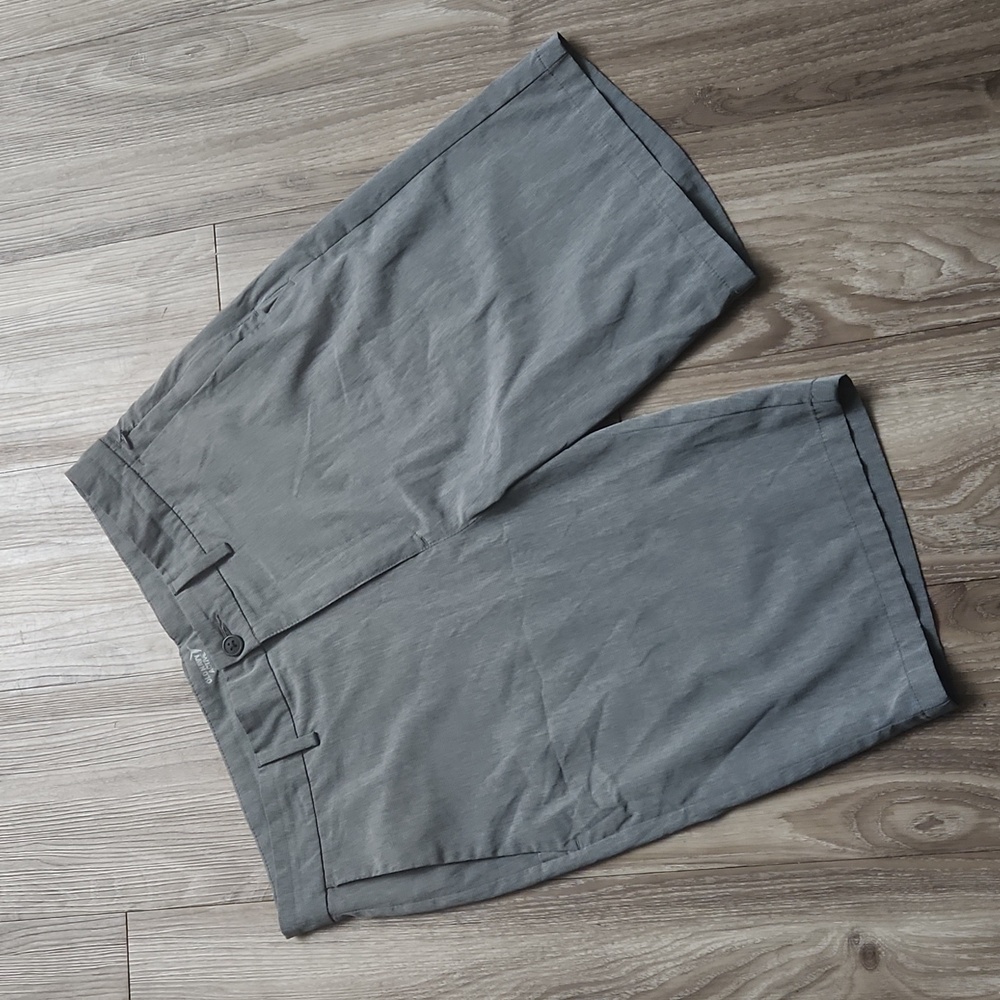Old Navy Active Stretchtech Gray Lightweight Men's 32 Activewear Shorts